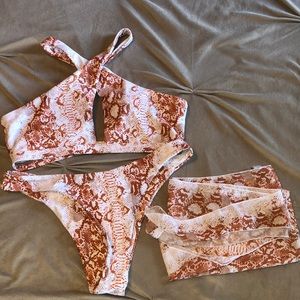 Snake skin bathing suit set! Never worn before!